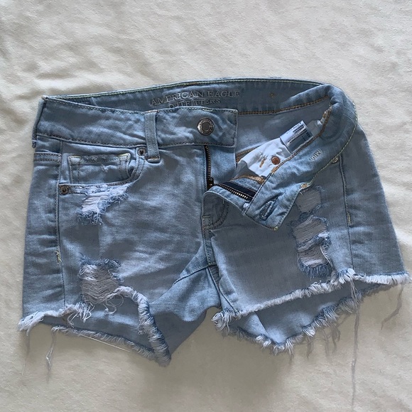 Shorts - Picture 2 of 4